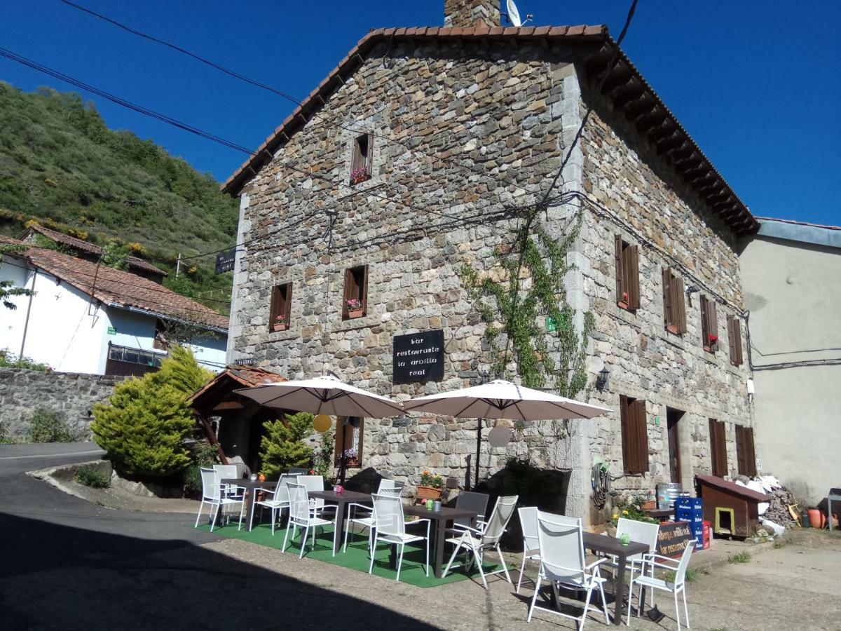 Refugio La Ardilla Real Hostel Posada De Valdeon Exterior photo